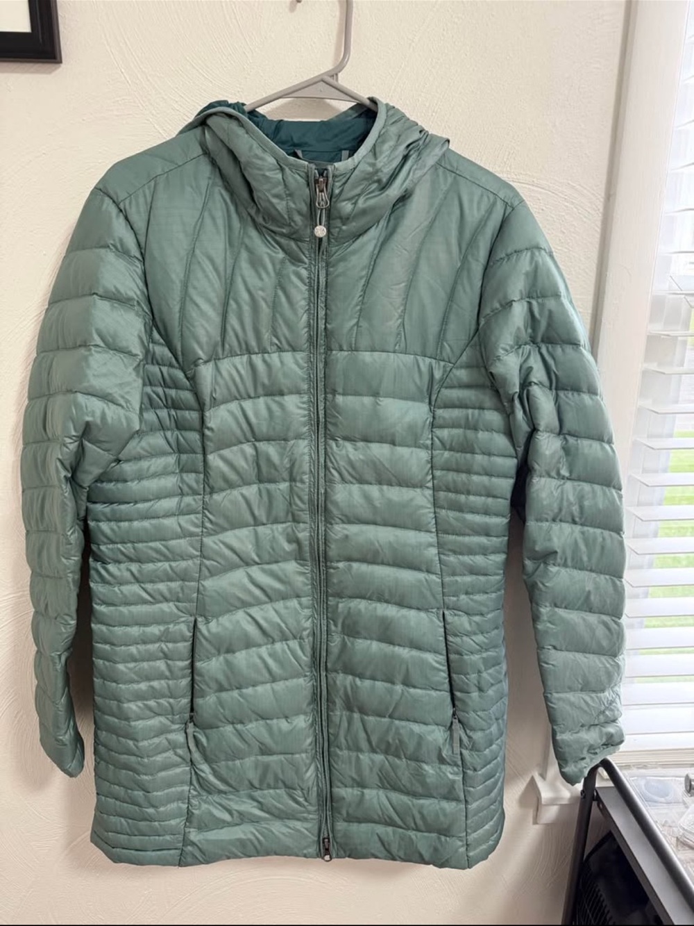 Eddie Bauer Hooded Puffer Jacket - Women's